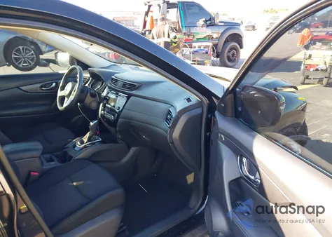 2017 Nissan Rogue Sv z USA, uszkodzony, nr VIN KNMAT2MT4HP613334